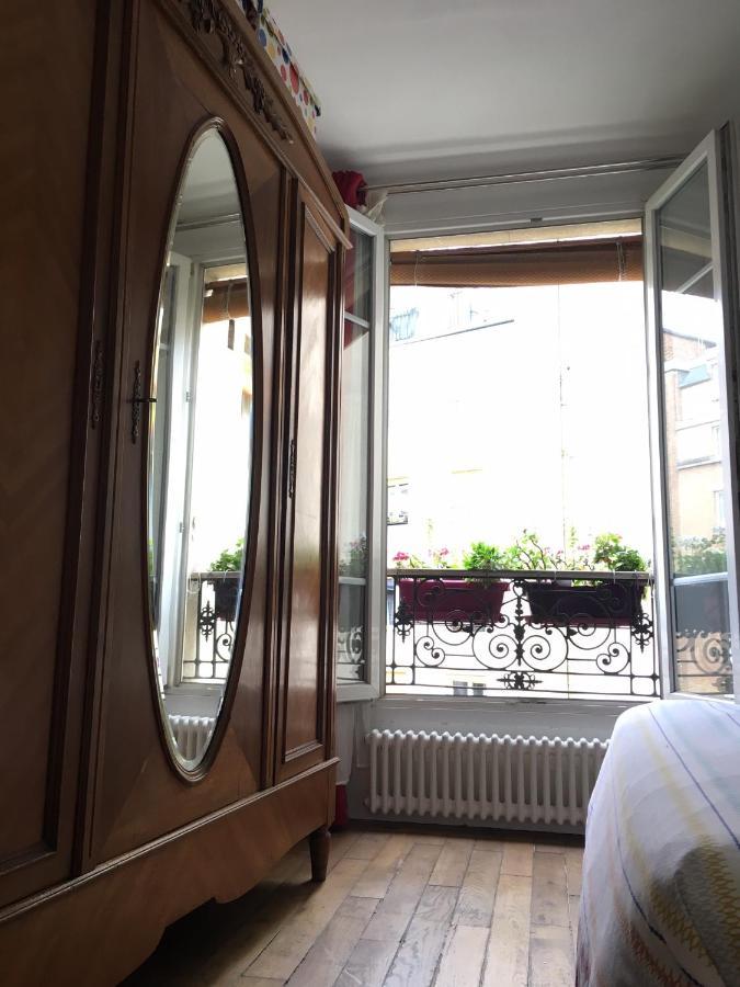 Apartment Paris, Au Bord Du Canal Saint Martin Paris