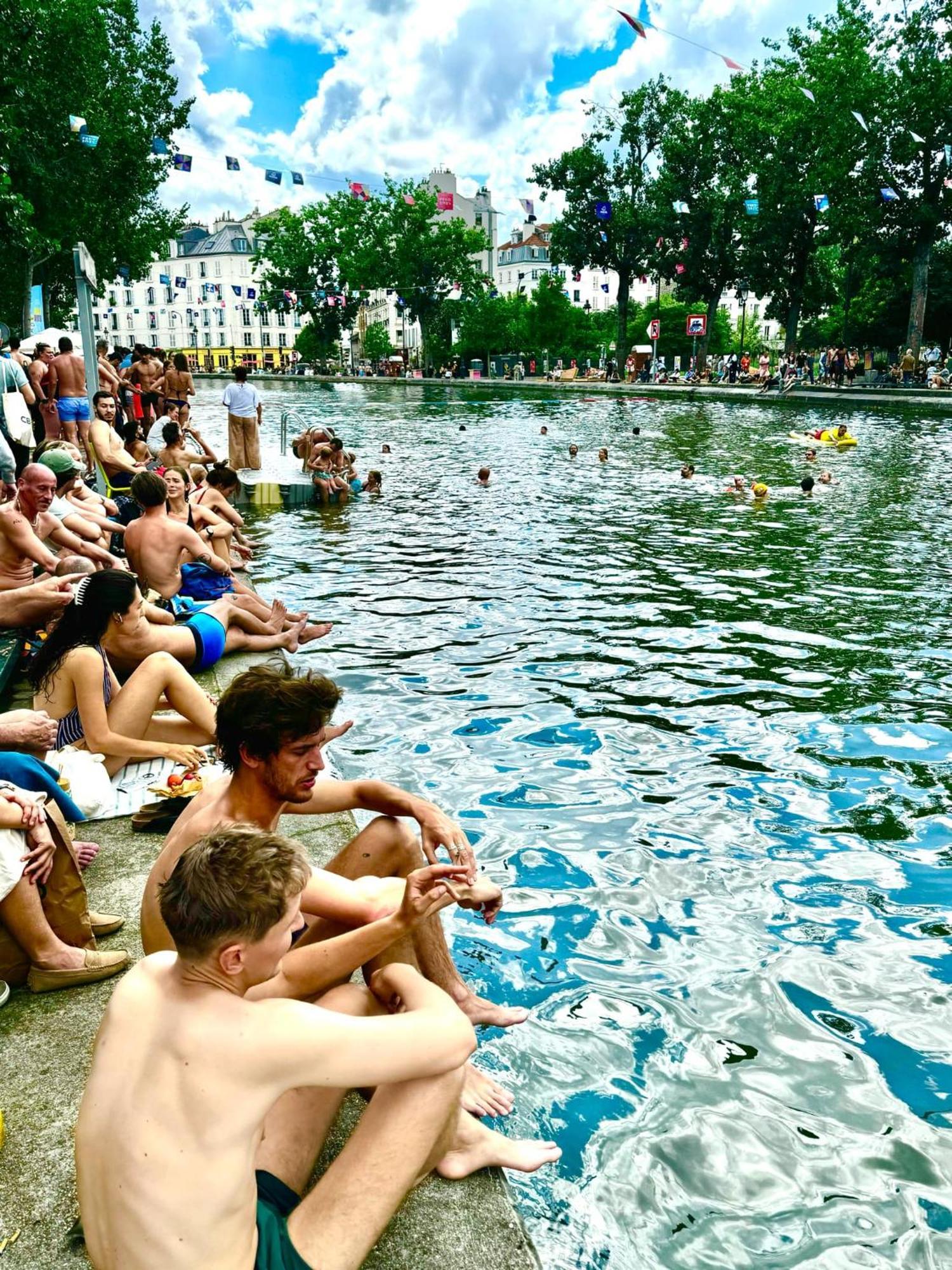 Apartment Paris, Au Bord Du Canal Saint Martin *
